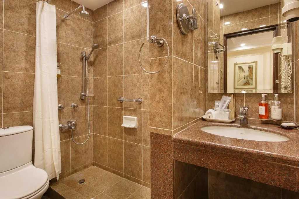 Room image 11